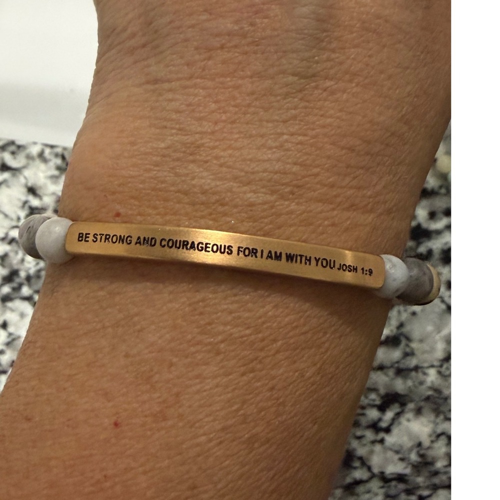 Inspire Me Bracelets Joshua 1:9 Be Strong and Courageous Beaded Stretch Bracelet